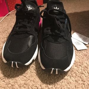 EUC‼️ Adidas Falcon